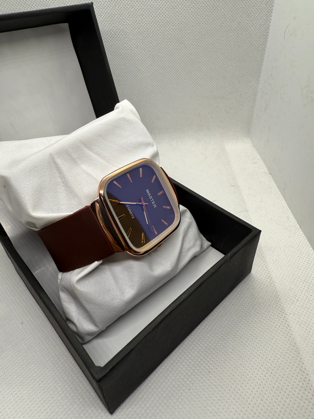 Master Quartz Watch For Men's  Water resistant & Steel Back