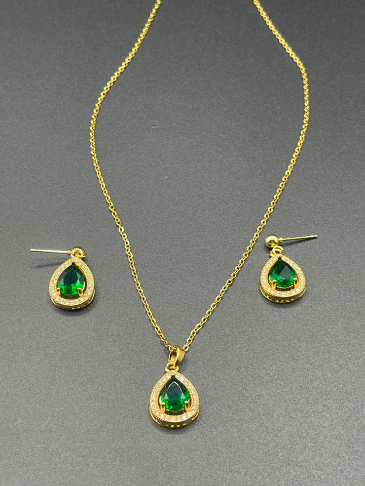 Earings  and neck chain